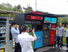 德瀾仕智能垃圾箱分類精細(xì)、模式高端，已成功覆蓋400余城